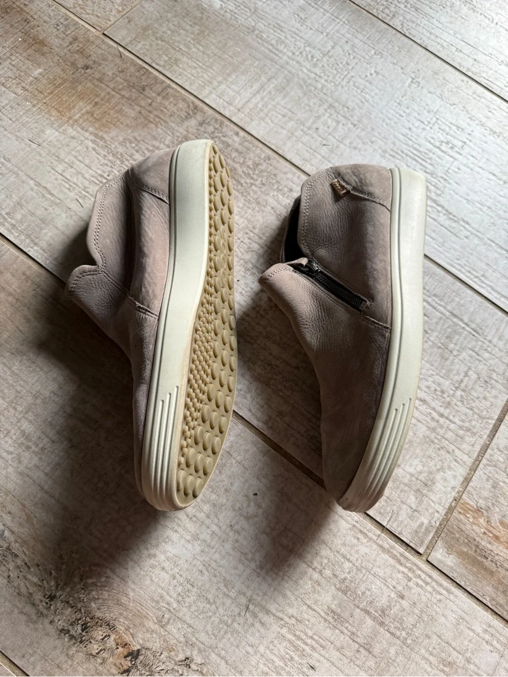 ECCO Women's Nubuck Side-Zip Bootie